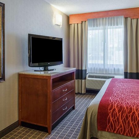 Comfort Inn & Suites West Springfield Extérieur photo