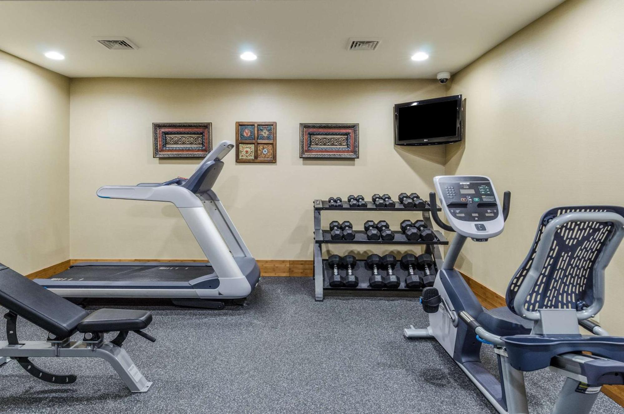 Comfort Inn & Suites West Springfield Extérieur photo