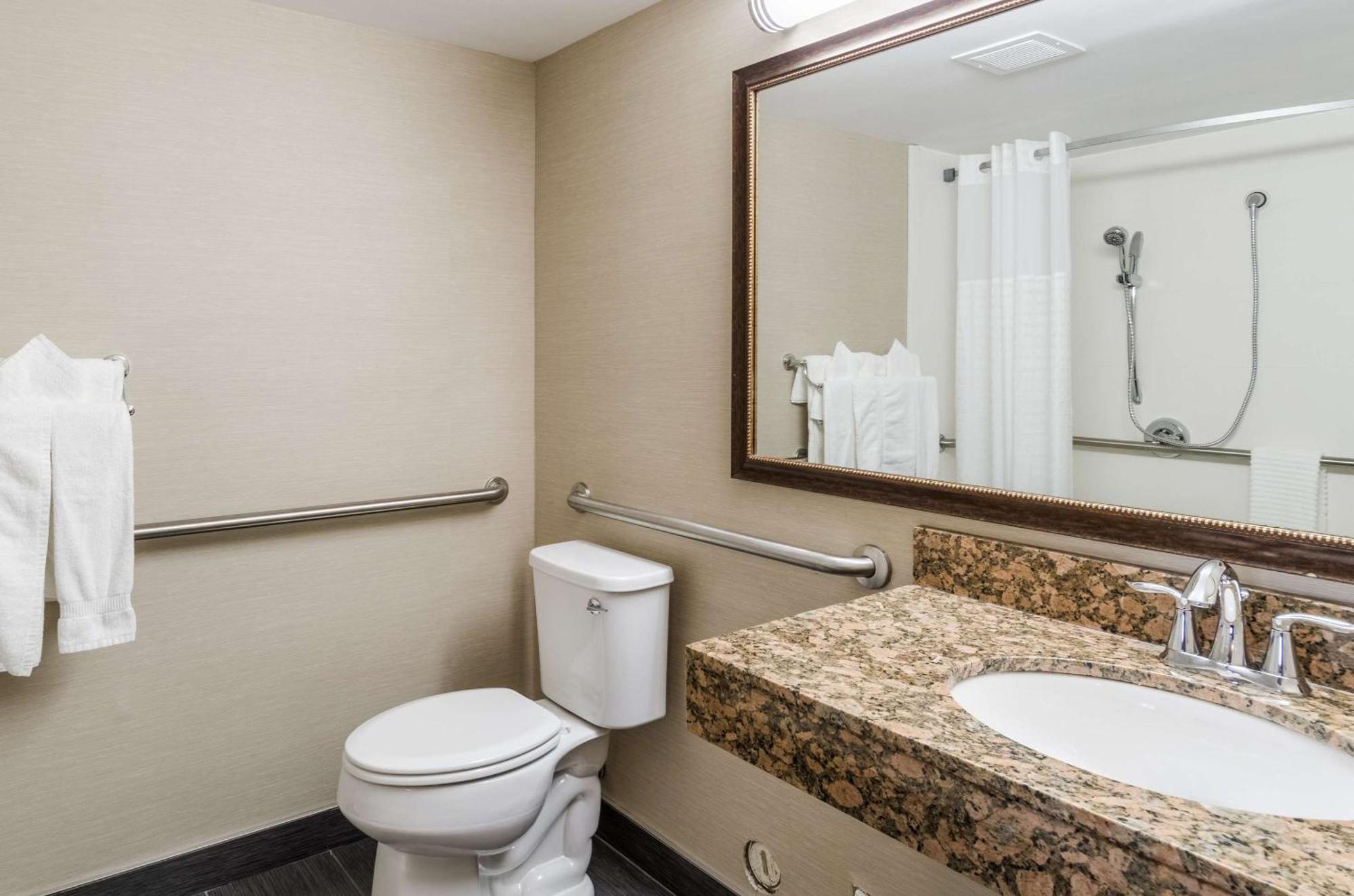 Comfort Inn & Suites West Springfield Extérieur photo