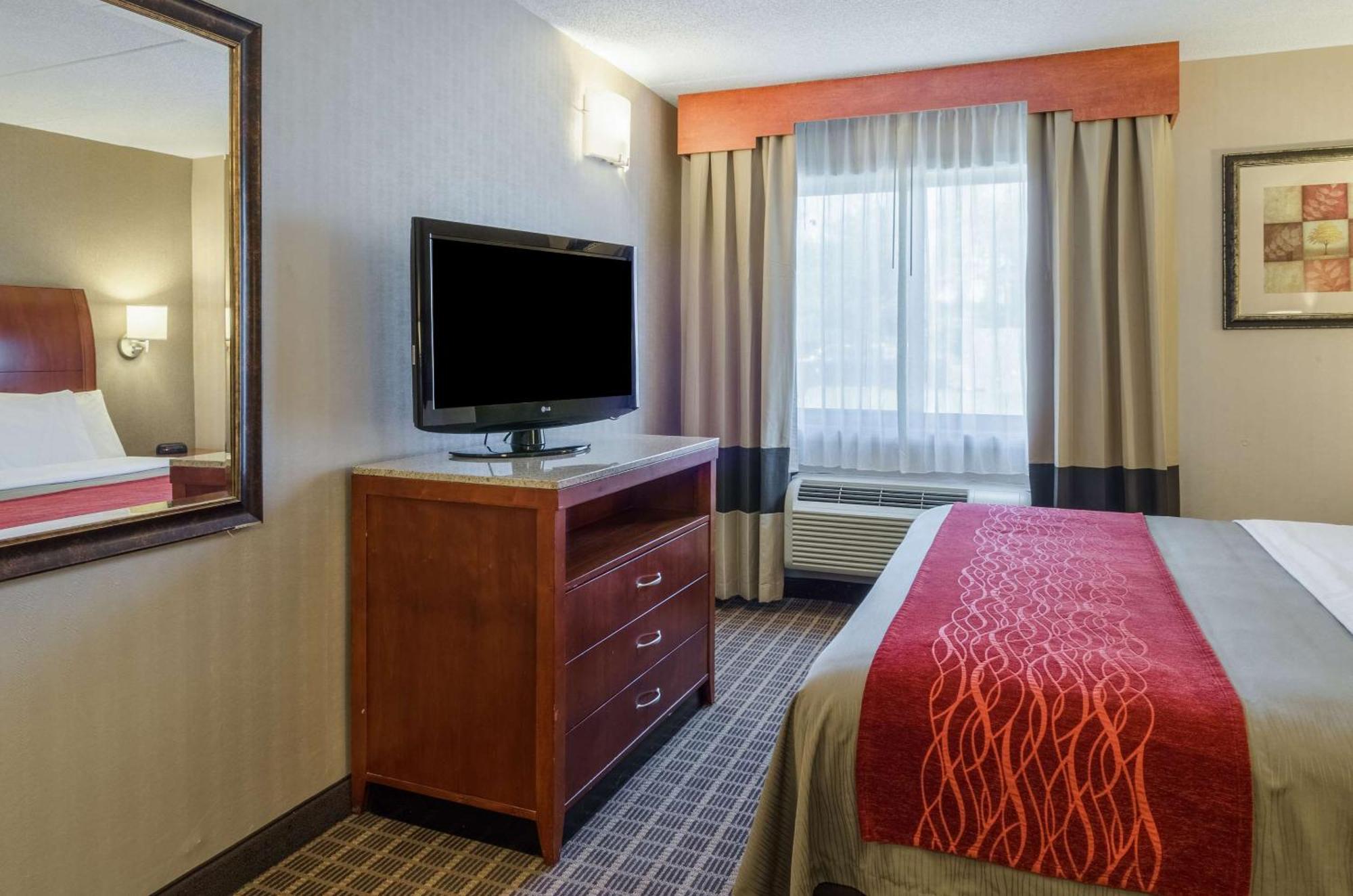 Comfort Inn & Suites West Springfield Extérieur photo