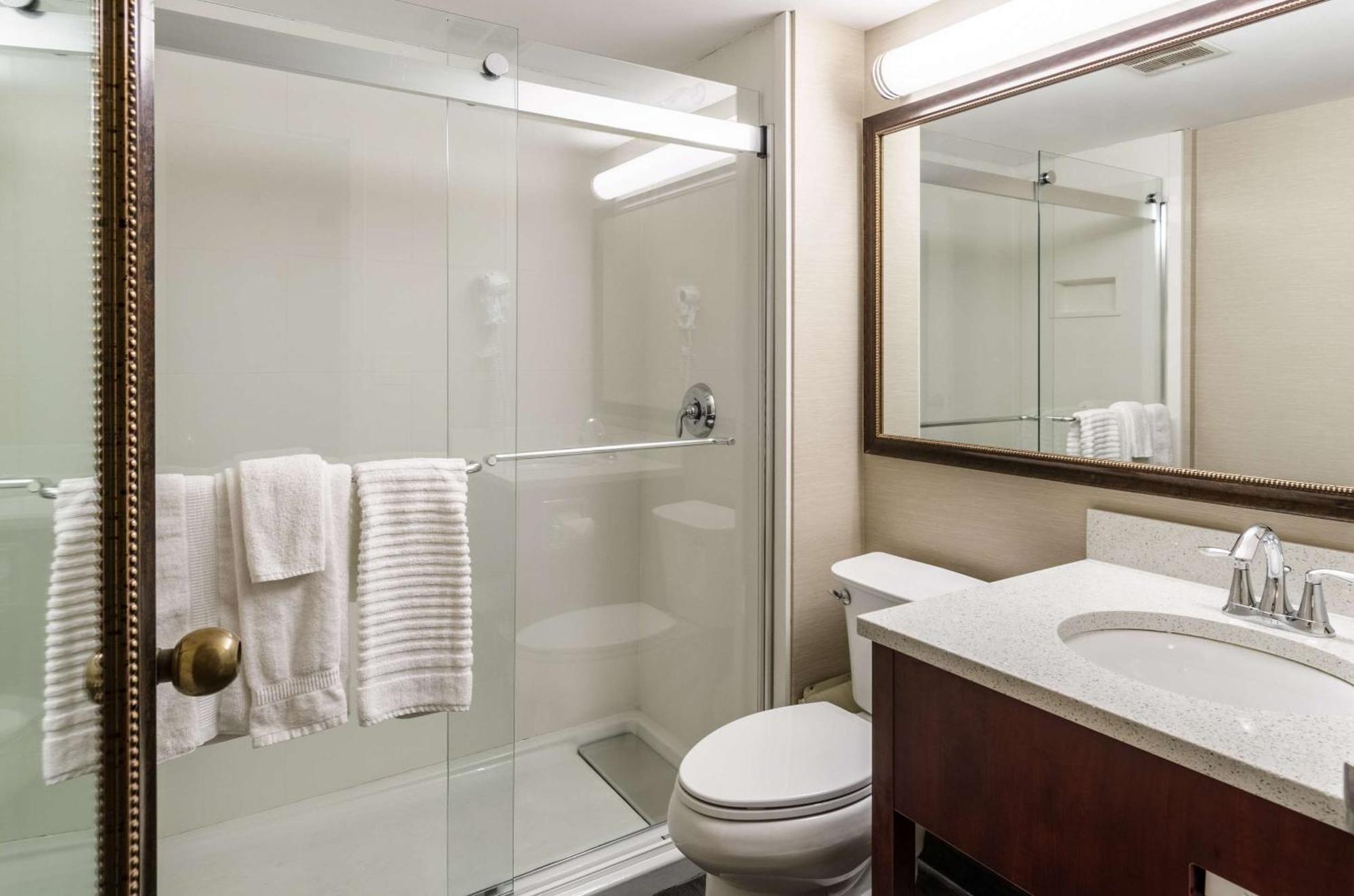 Comfort Inn & Suites West Springfield Extérieur photo