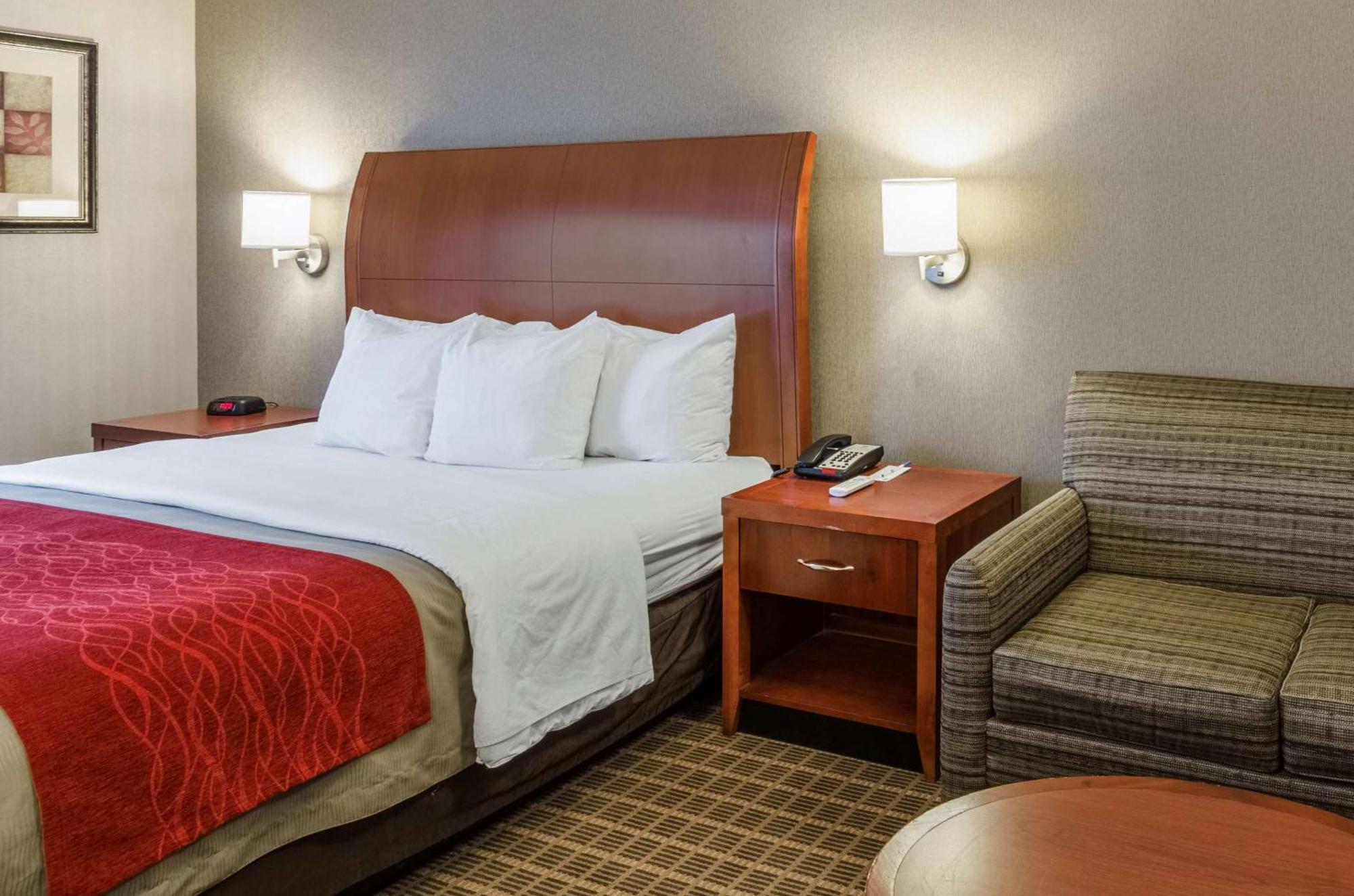 Comfort Inn & Suites West Springfield Extérieur photo